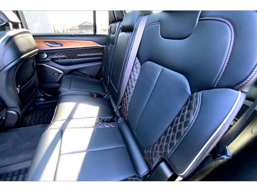 2022 Jeep Grand Cherokee L Summit Reserve