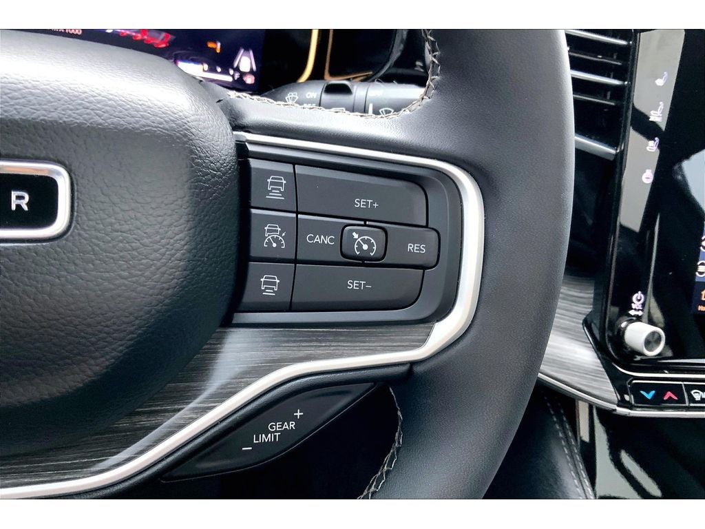 2023 Jeep Wagoneer L Series III