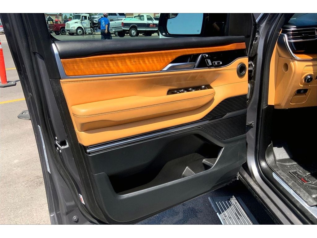 2023 Jeep Grand Wagoneer L Series III