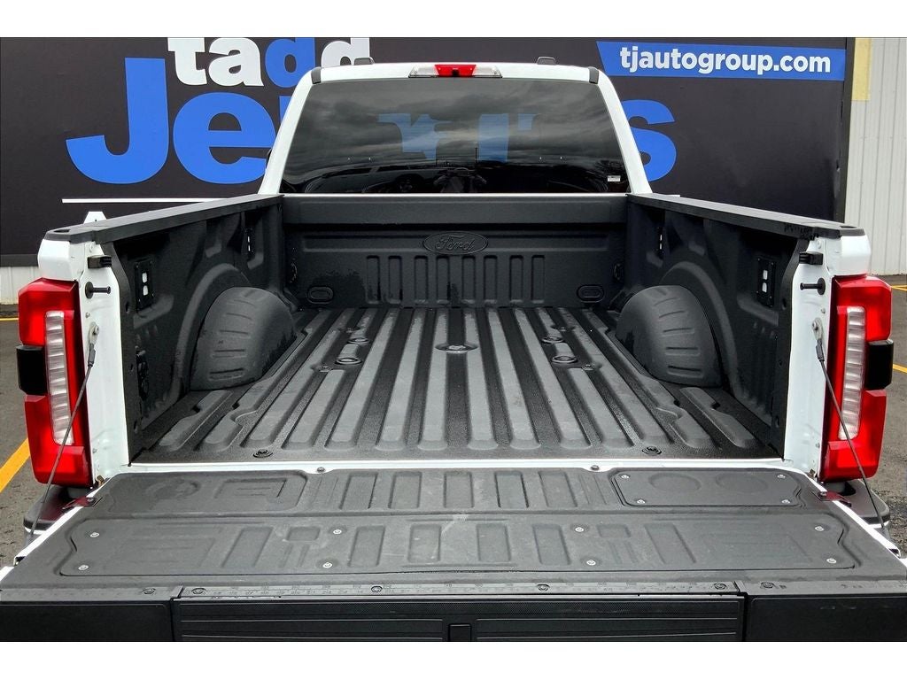 2025 Ford F-350 Super Duty LARIAT