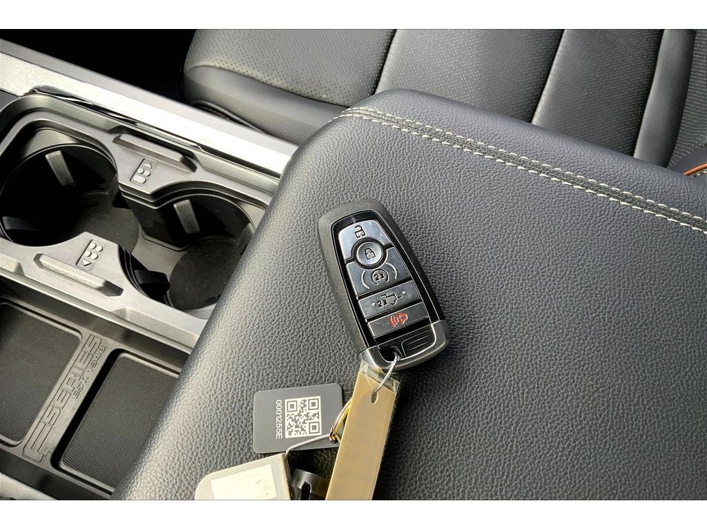 2025 Ford F-350 Super Duty LARIAT