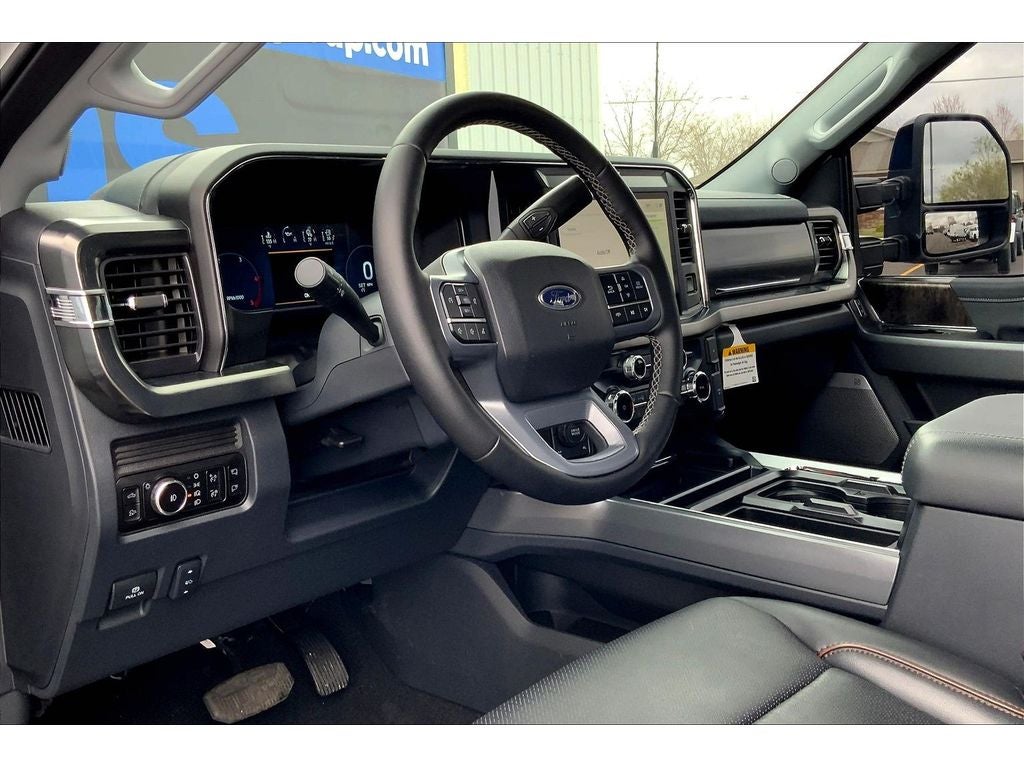 2025 Ford F-350 Super Duty LARIAT