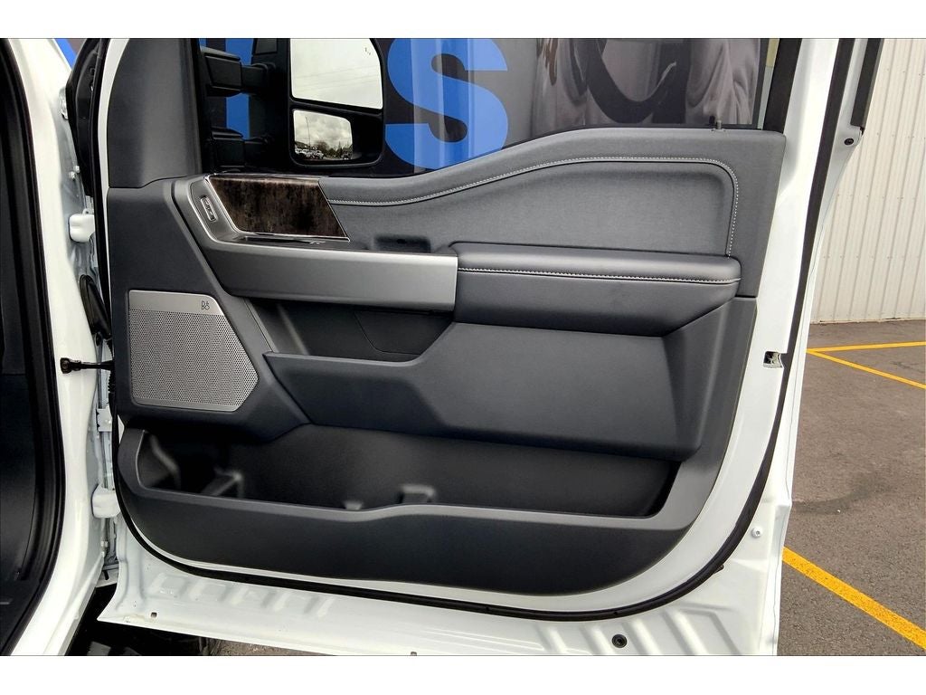 2025 Ford F-350 Super Duty LARIAT