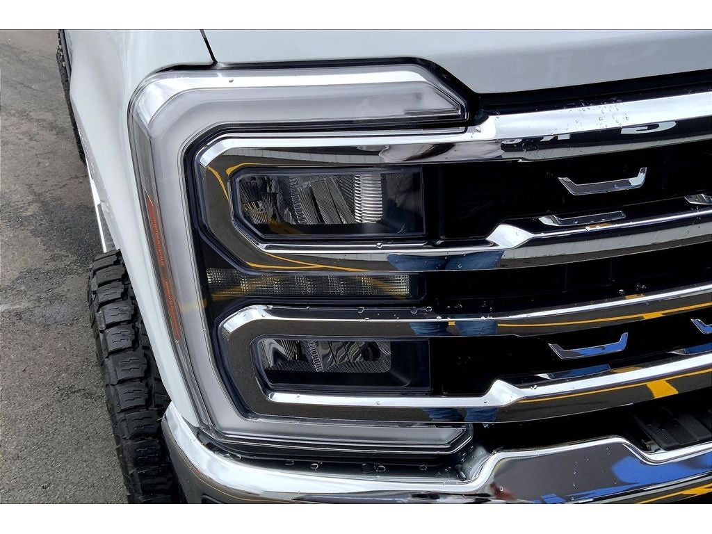 2025 Ford F-350 Super Duty LARIAT