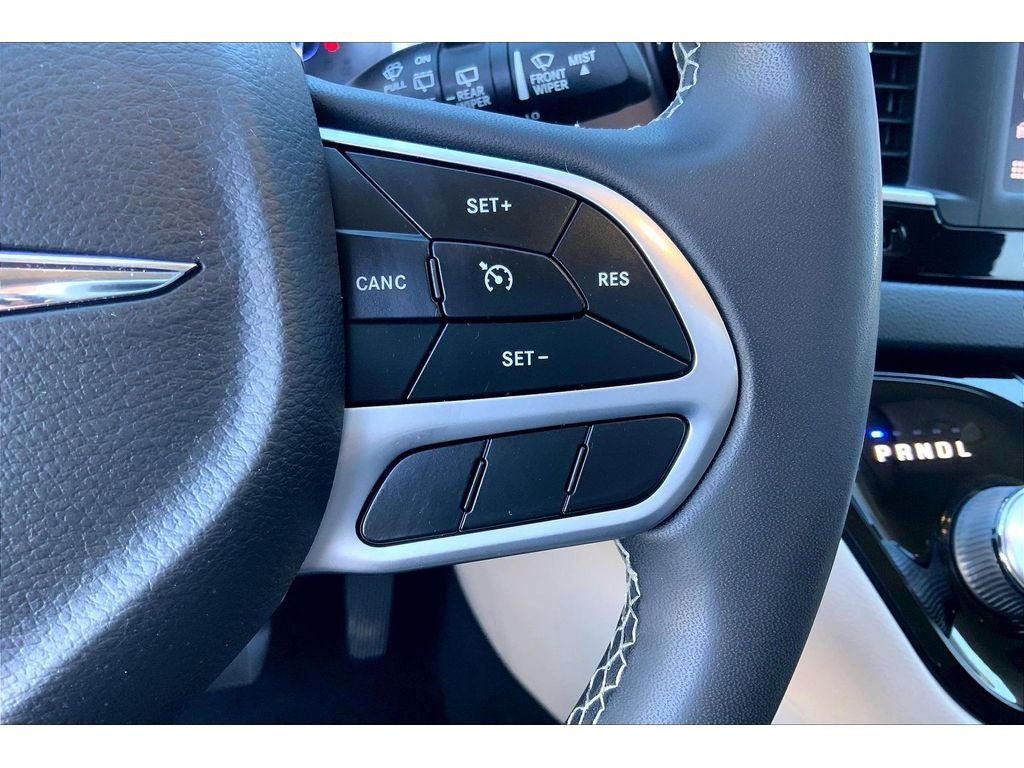 2022 Chrysler Voyager LX