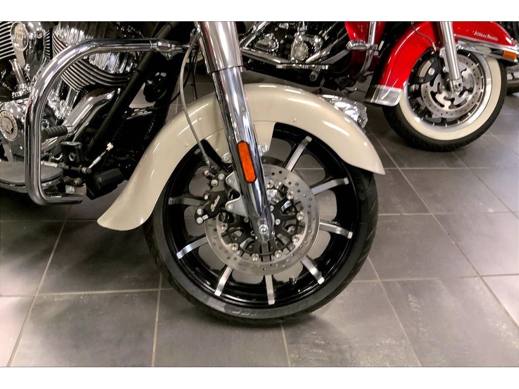 2022 INDIAN MOTORCYCLE CHIEFTAIN Base