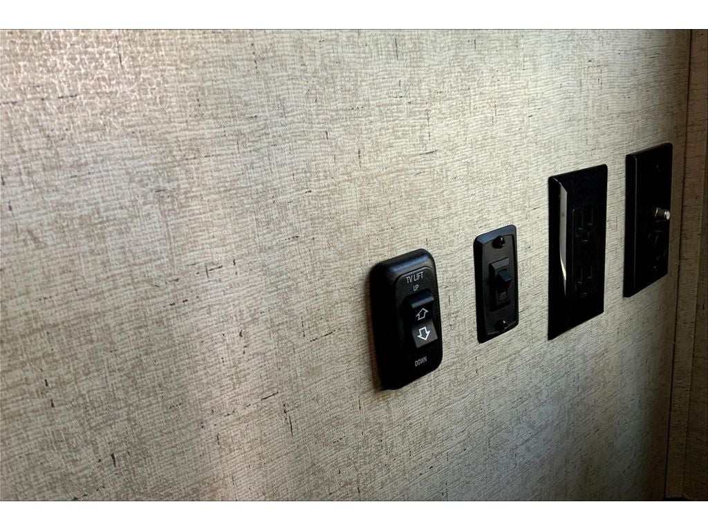 2017 HEARTLAND WILDERNESS Base