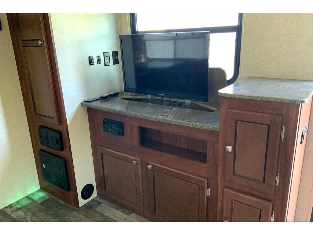 2017 HEARTLAND WILDERNESS Base