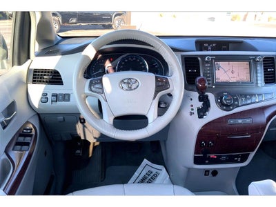 2013 Toyota Sienna XLE