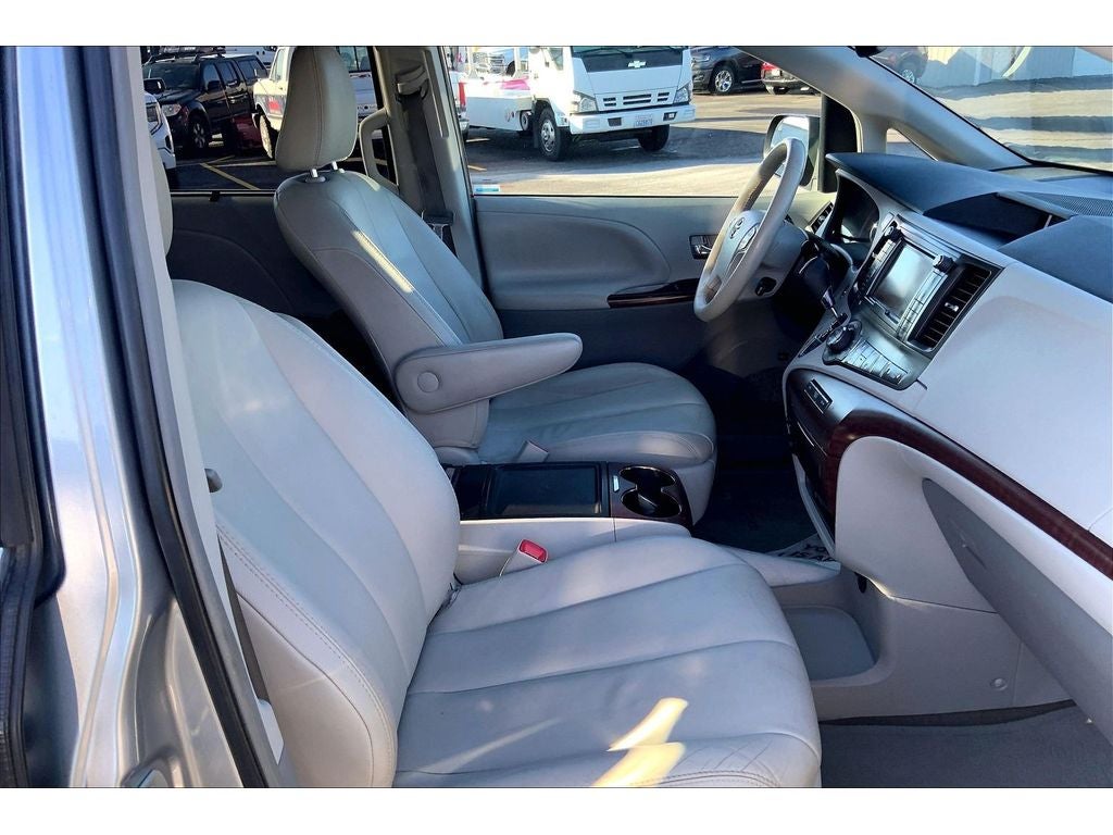 2013 Toyota Sienna XLE