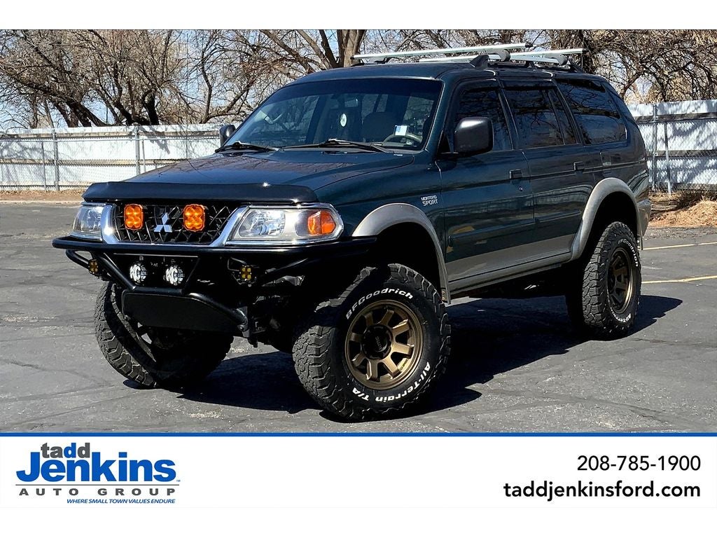 2004 Mitsubishi Montero Sport XLS