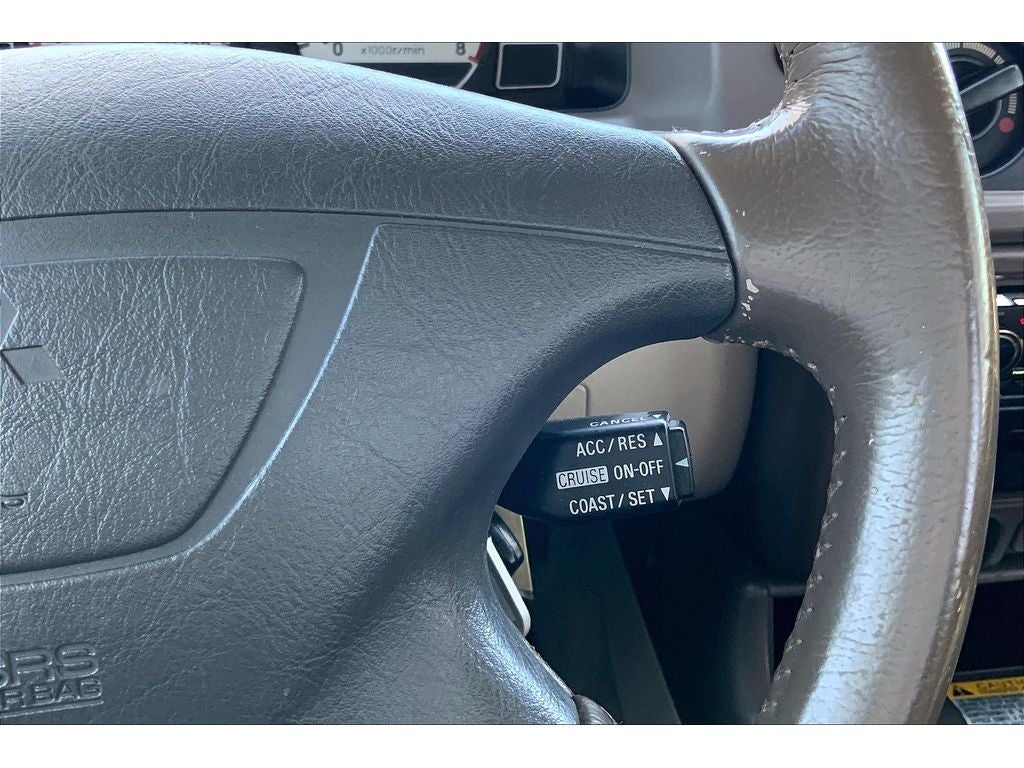 2004 Mitsubishi Montero Sport XLS