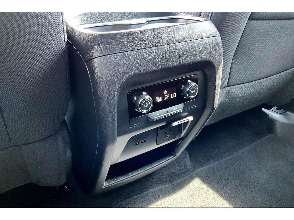 2024 Chevrolet Traverse AWD LT