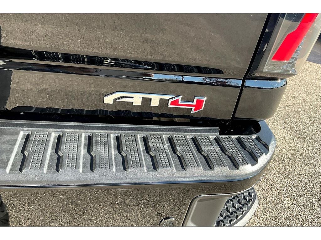 2024 GMC Sierra AT4