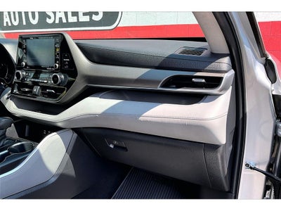 2022 Toyota Highlander LE