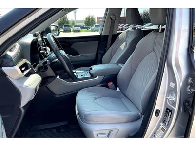 2022 Toyota Highlander LE