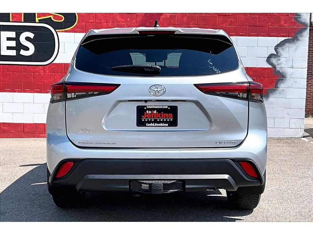 2022 Toyota Highlander LE