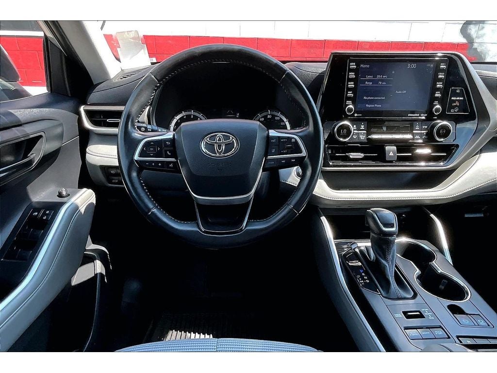 2022 Toyota Highlander LE
