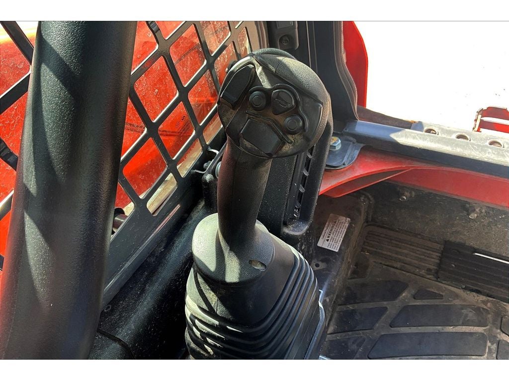 2023 KUBOTA SSV 65 Base