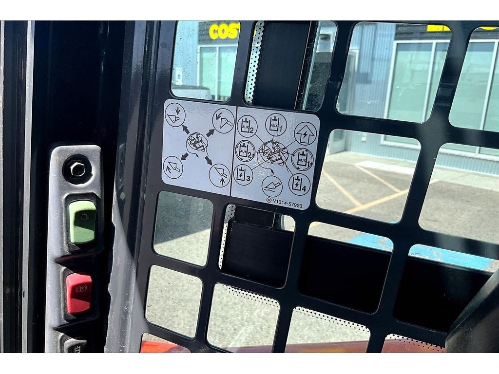 2023 KUBOTA SSV 65 Base