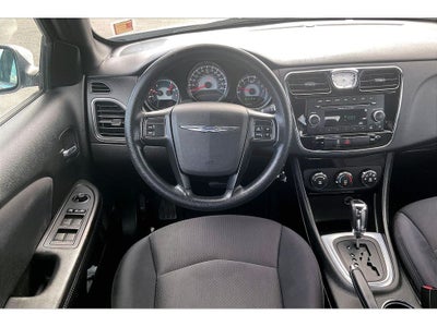 2014 Chrysler 200 LX