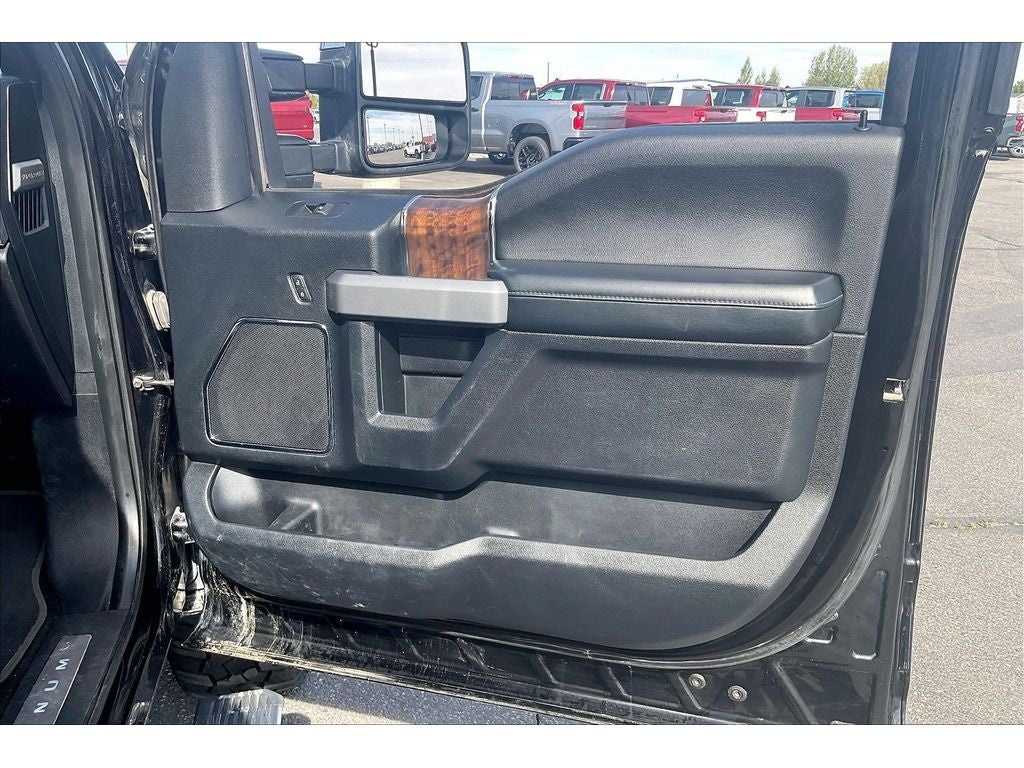 2017 Ford Super Duty F-350 SRW Platinum