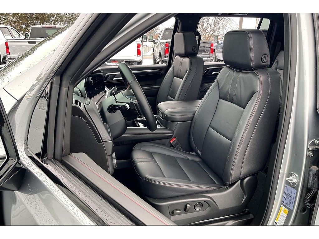 2025 Chevrolet Suburban RST