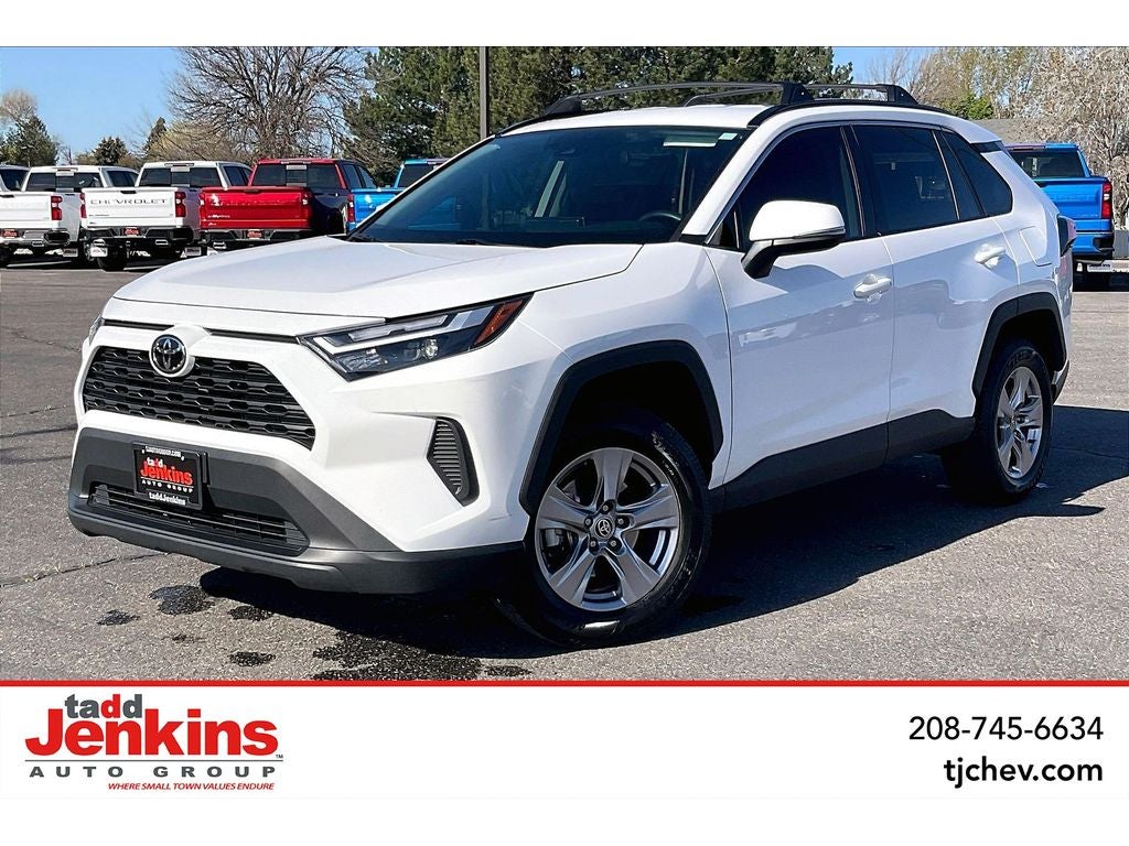 2022 Toyota RAV4 XLE AWD's photo
