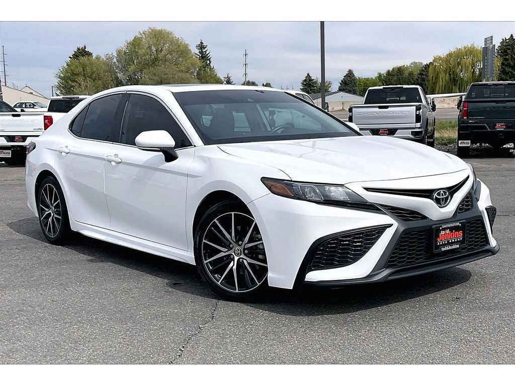 2022 Toyota Camry SE